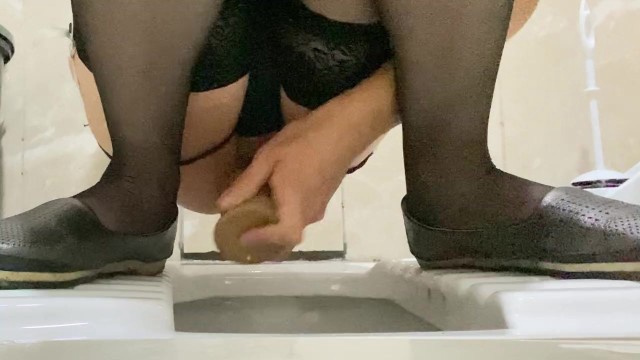 Melis Ekin'in siyah jartiyerli tek kişilik dildo çekimi