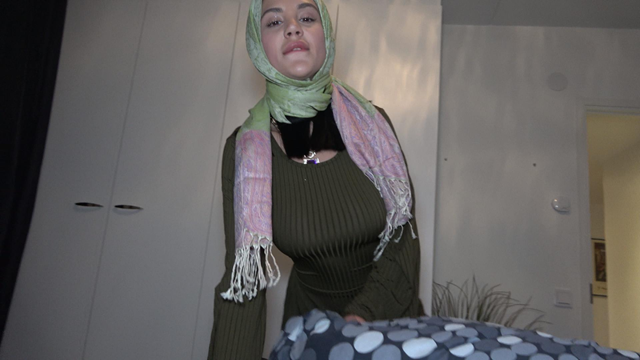 Qombol ile ev yapımı iran porno rol yapma sahnesi