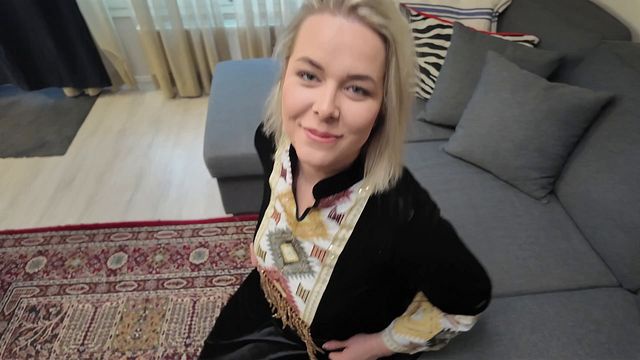 Qombol ile evde çekilmiş iran porno sahnesi