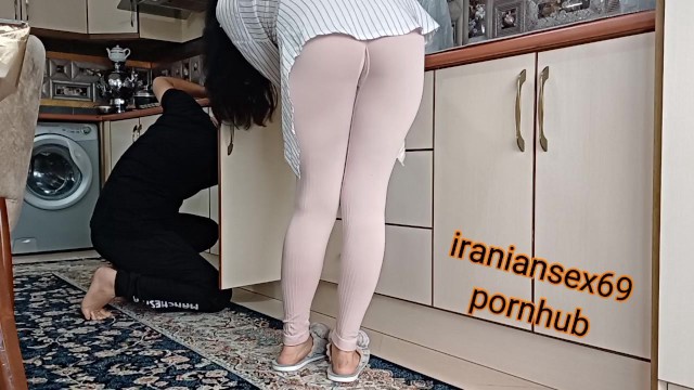 Farsça Konuşmalı iran seks sahnesi, evde tesisatçı senaryosu