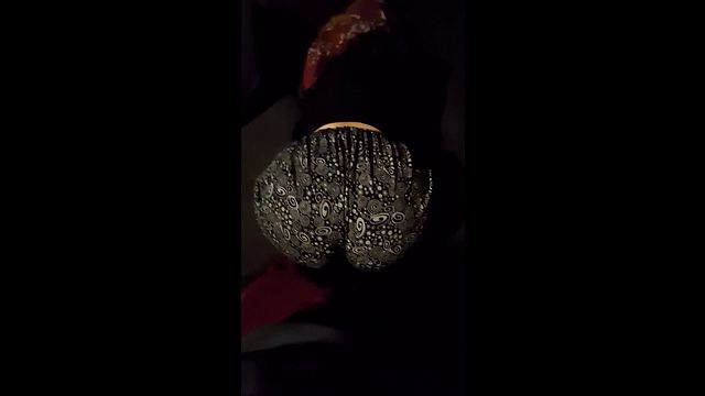 Dolgun kalçalı hizmetçi ile POV amatör sahne