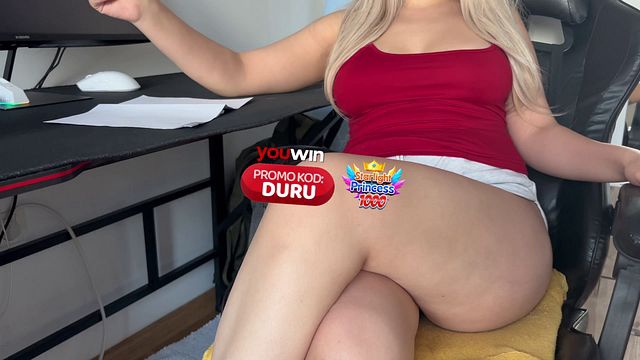 Sarışın Duru Urbay ve Komşusuyla Kızışan Amatör Çekim