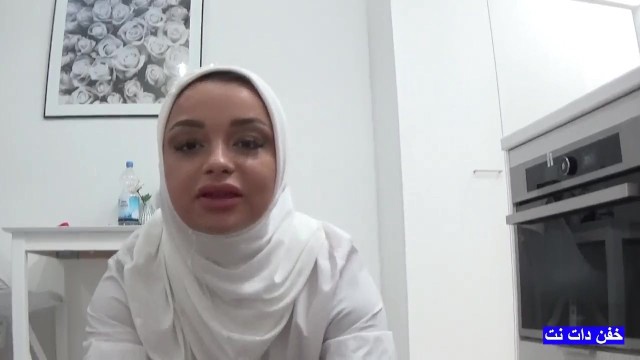 Olgun Arap Kadından POV Sakso, Taşak ve Ayak Şovu (arap porno)