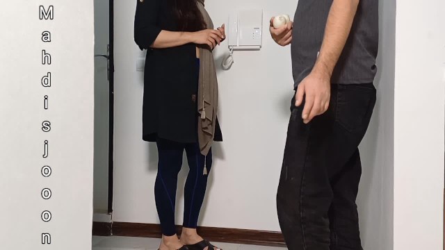 Komşusuyla Evde Buluşan Olgun Kadının İranlı Porno Kaydı