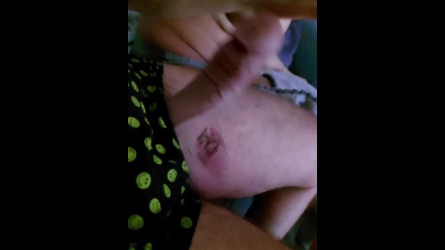 Yağlı masaj sonrası saksoyla süren amatör çift porno